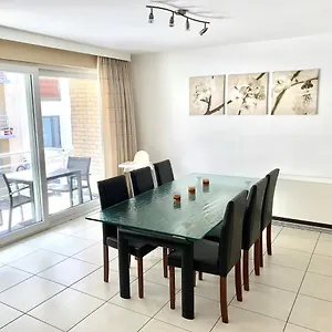 https://luxe-vakantieappartement-centrum-oostende-6pers.ostend-hotel.net