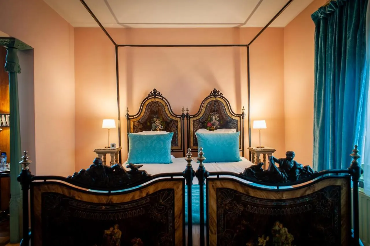Charme Hotel Hancelot Ghent 3*,